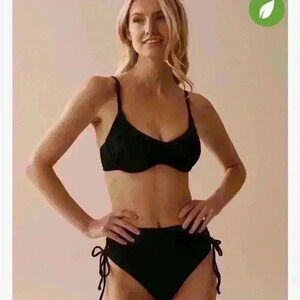 La Vie En Rose Bikini Top, Black size XL.